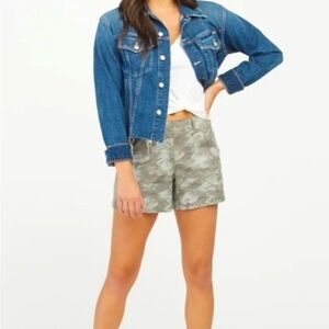 SPANX Grey Camo Stretch Twill Shorts, women's size medium.
